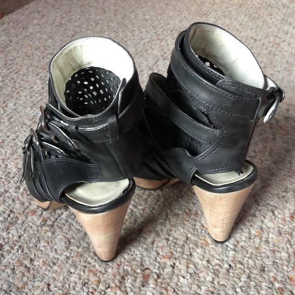✨ black leather ankle booties ✨ - Picture 5 of 12